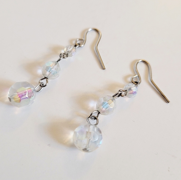 NWOT Earrings - Picture 3 of 4